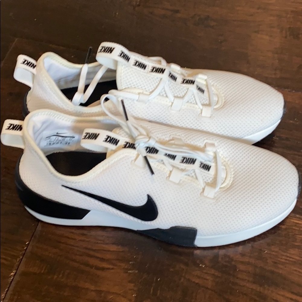 Nike Ashin Modern Like New